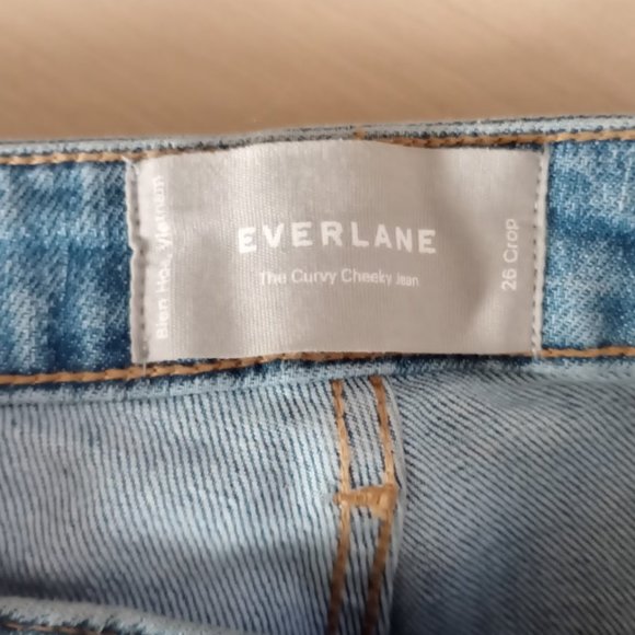 Everlane Curvy Cheeky Straight Jean - Picture 7 of 7